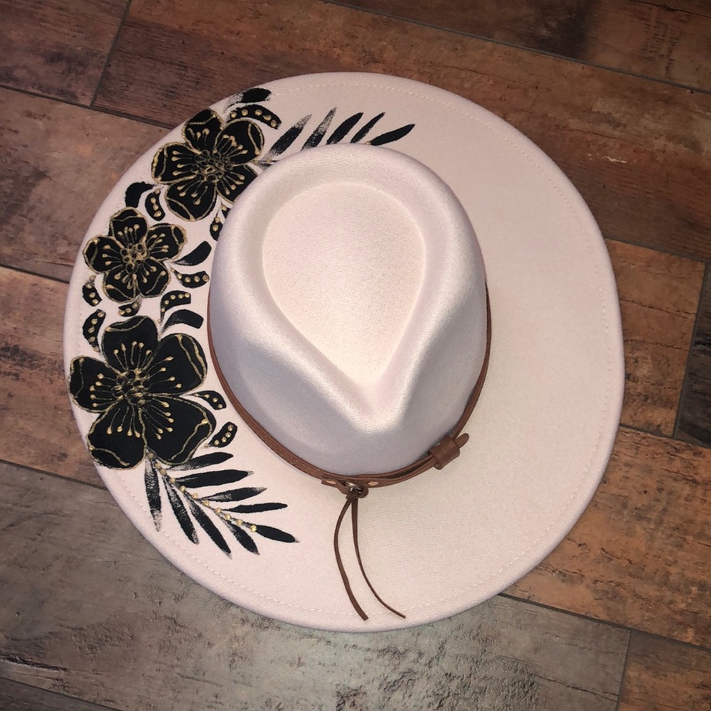 Beyond the Canvas by Yaya Ivory Hat